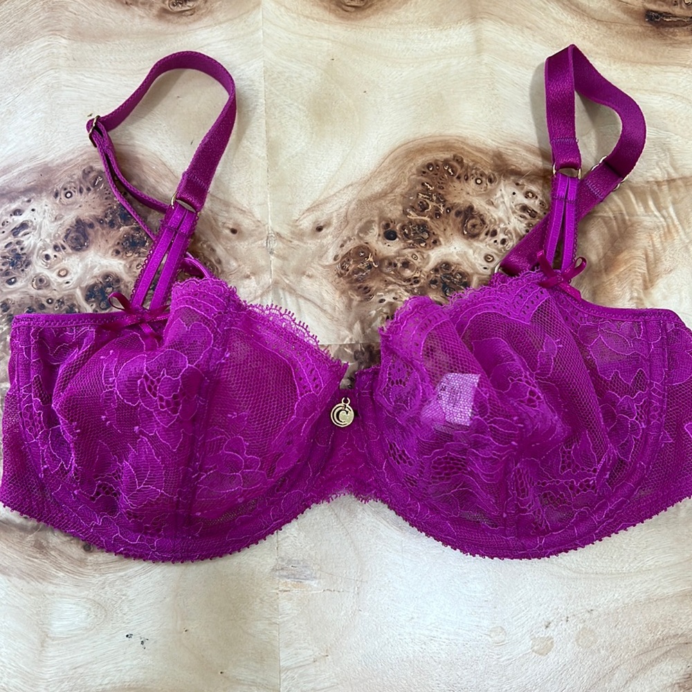 Chantelle Lace Fuchsia Pink Purple Lace Bra Sz 32D